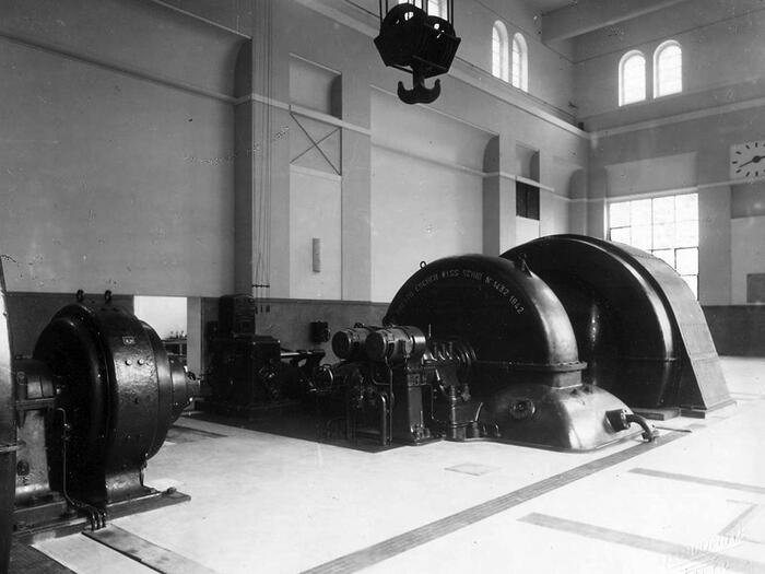 Fine anni '40 particolare di un gruppo della centrale di Caoria