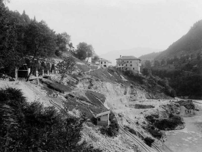  Anni '20 scavi per la costruzione dell'edificio della centrale