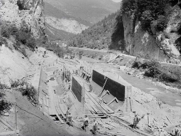Fine anni '20 costruzione della presa sul torrente Cismon