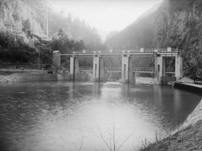 1928 presa sul torrente Cismon