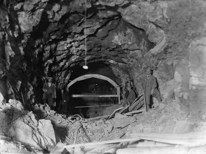 Fine anni '20 lavori di scavo gallerie idrauliche