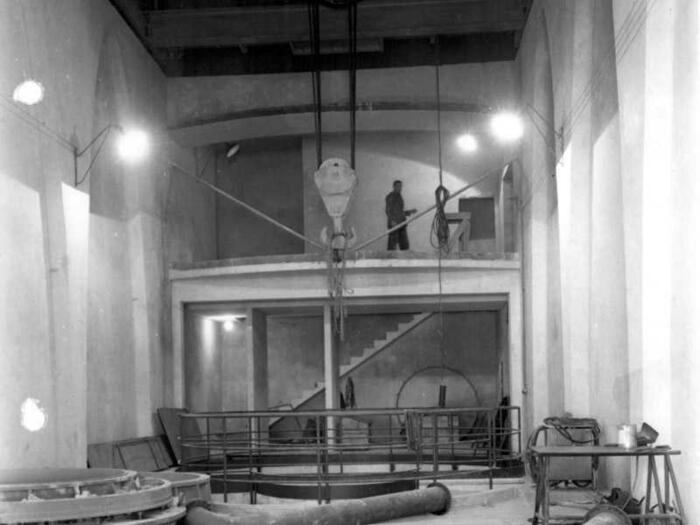 1963 costruzione della centrale in caverna