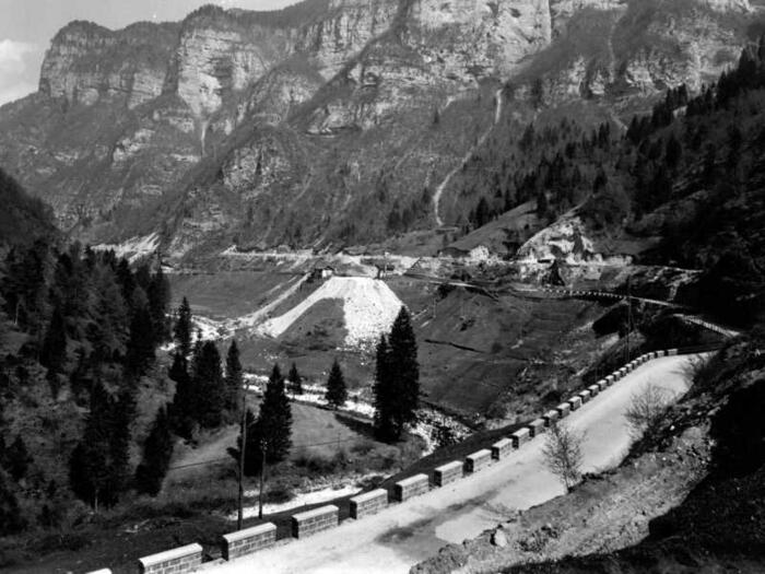 1961 vista sullo Schener ad inizio lavori di costruzione della diga
